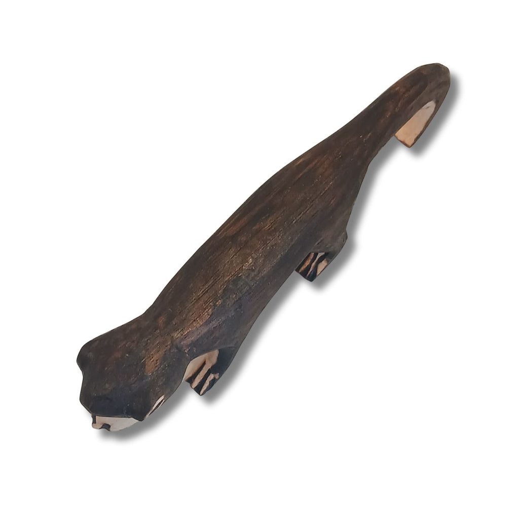 Macaco Entalhado em Madeira | Arte Indígena Autêntica