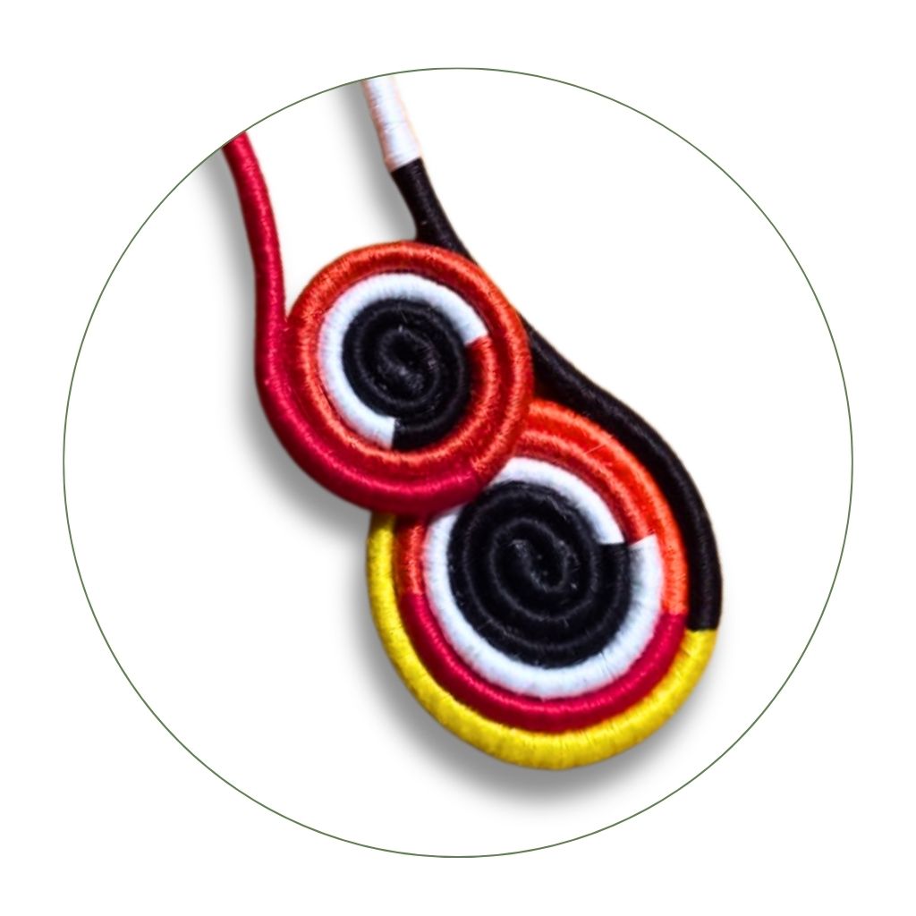 Colar Espiral Linhas | Arte Urbana